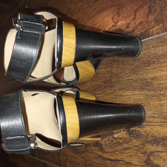 MK Black Leather Wedges - Picture 3 of 5